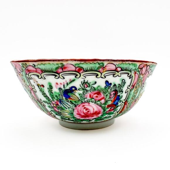 Antique Chinese Rose Medallion Bowl with Pinks and Greens Ancestors Floral - Picture 7 of 13